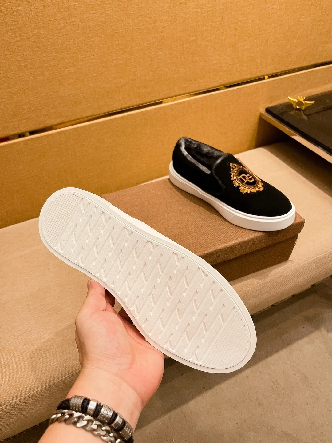 P360🚘🚘【DG】🔥 Velvet lining 🔥High-end men's shoes brand official website 1:1 latest masterpiece: the upper is made of Italian imported first-layer cowhide with Shushi original anti-slip and wear-resistant outsole🔥, making walking more convenient and comfortable! An exclusive new model, a stunning work, a beautiful 1:1 replica [color] compared to the official quality! Create a fashionable personality to set off your uniqueness! A must-have for trendy men! Classic🔥Size: 38-44 Color: 🔥 3⃣️colors available🔥